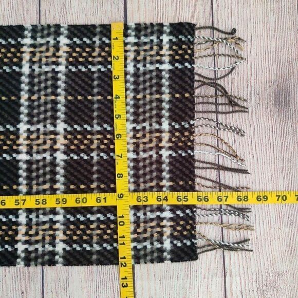 Soft plaid fringed scarf - Picture 6 of 7